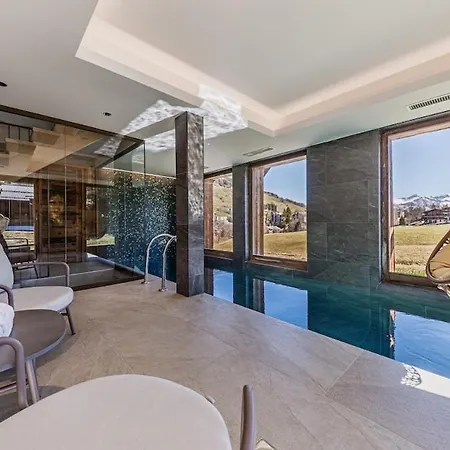Luxury - Fireplace Heated Pool & Sauna