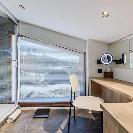 Luxury - Fireplace Heated Pool & Sauna