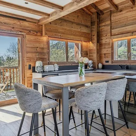 Luxury - Fireplace Heated Pool & Sauna Holiday home *